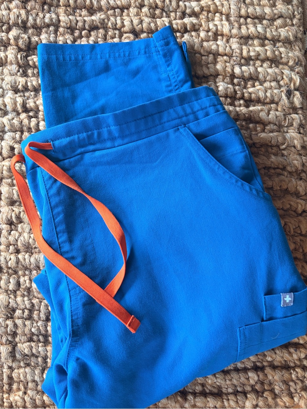 FIGS: men’s size M